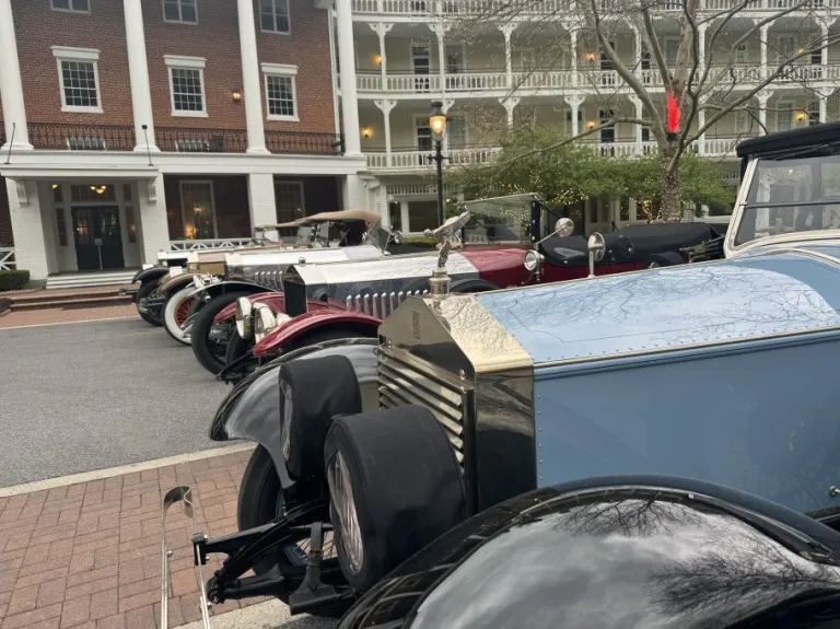 Vintage cars along the Cumberland Road.