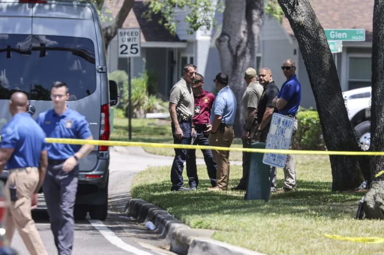 Florida detectives.