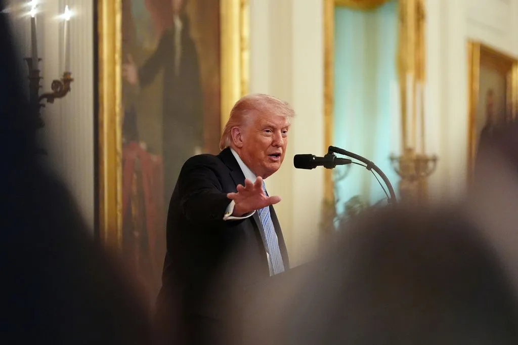 GOP builds huge cash edge as 2026 midterm outlook darkens