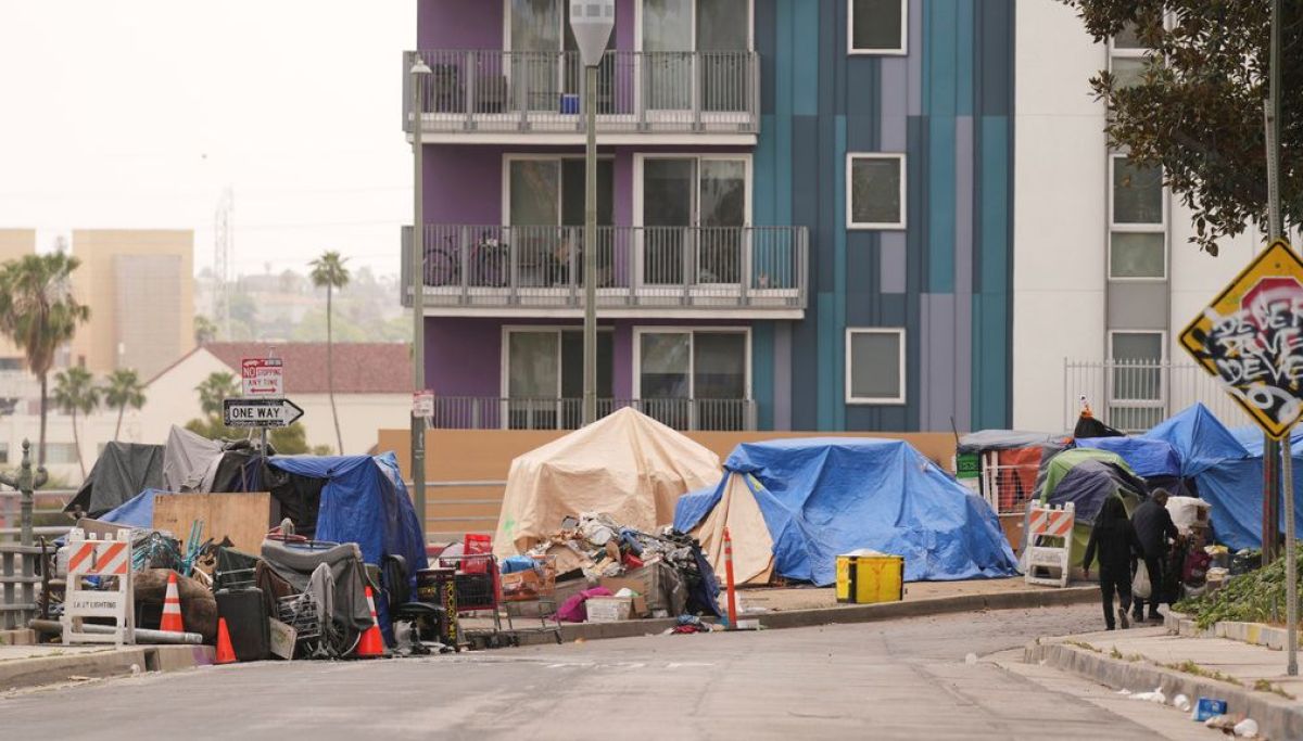 Californians Face Harsh Reality: Drought Dries up Reservoirs, Homelessness Soars