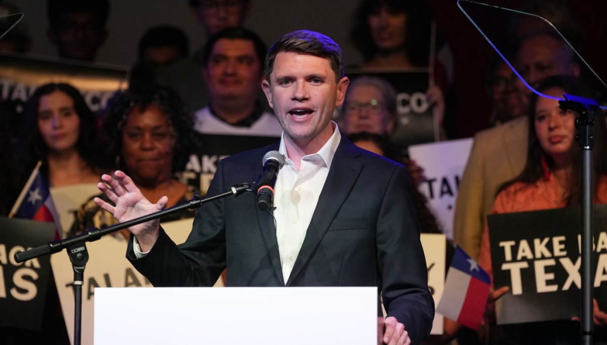 Democrats try to pass off weird progressives as normal
