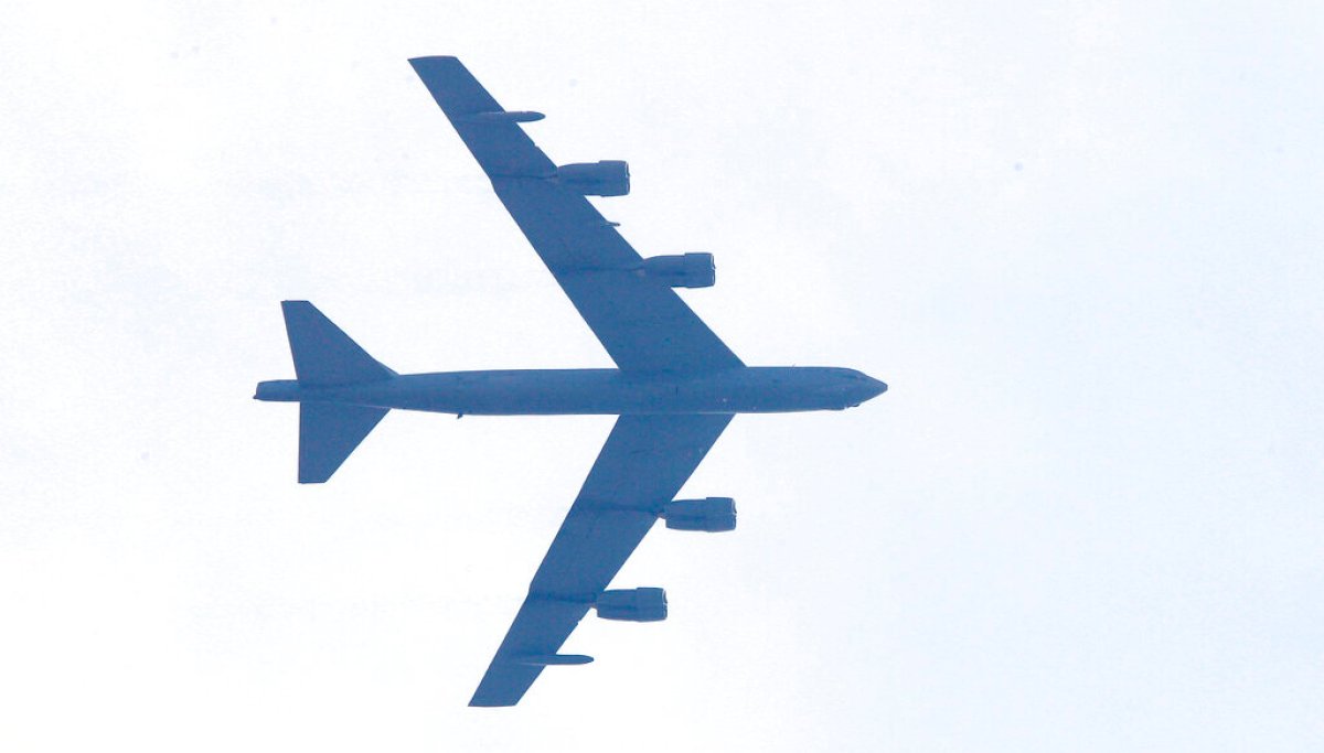 B-52 Stratofortress crashes at Edwards Air Force Base in California