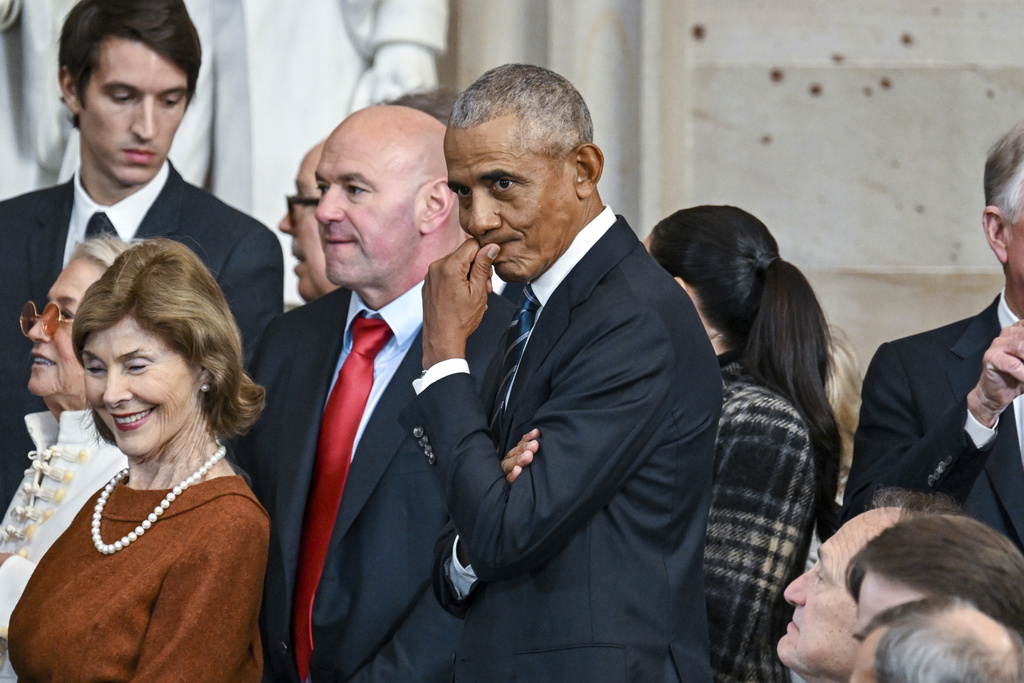 Trump and Obama lock horns as White House tries to sell new Iran deal
