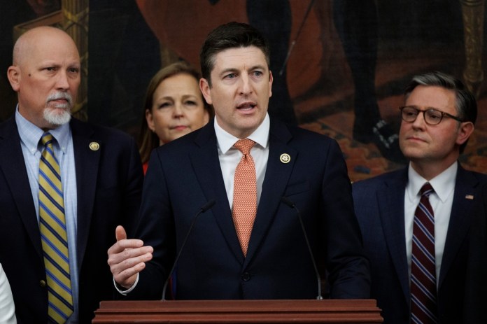 House Administration Committee pushes new voter ID bill with state grant program inclusion