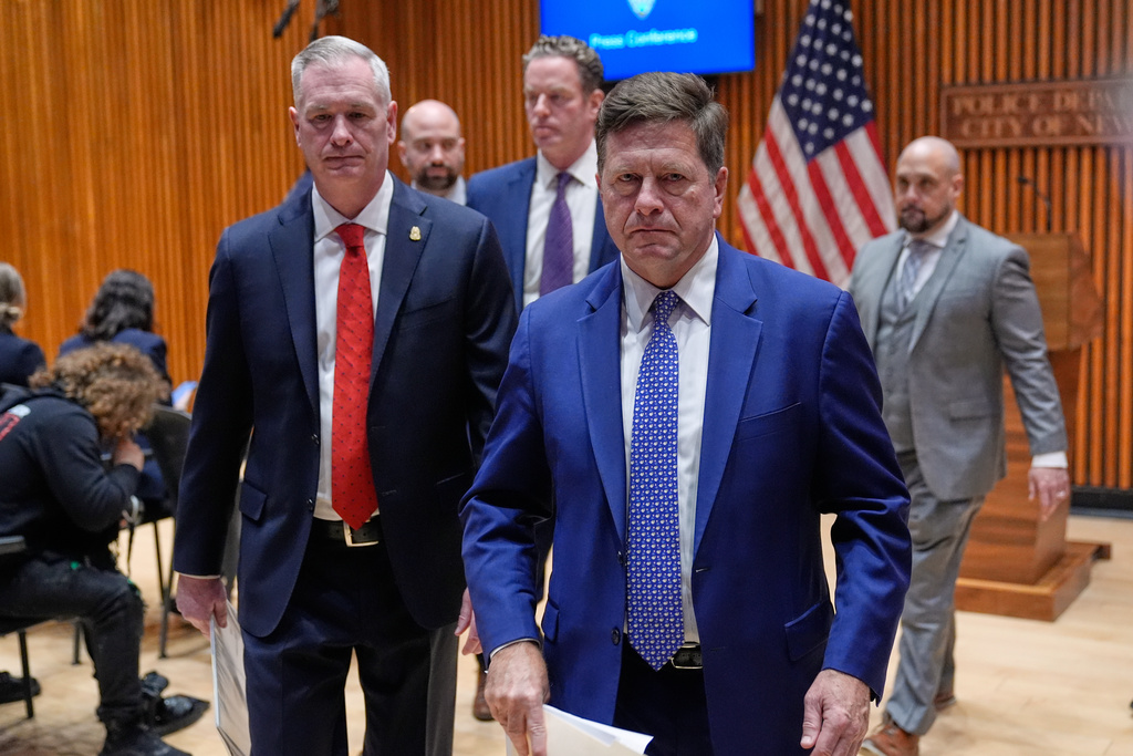Trump ‘canceling’ Jay Clayton hearing, throwing quick confirmation into further doubt
