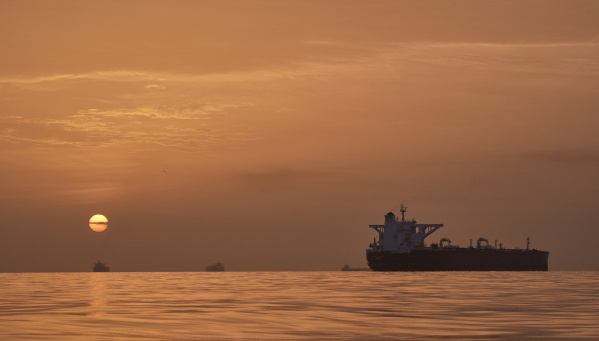Iran says it closed the Strait of Hormuz again as diplomats head to Switzerland
