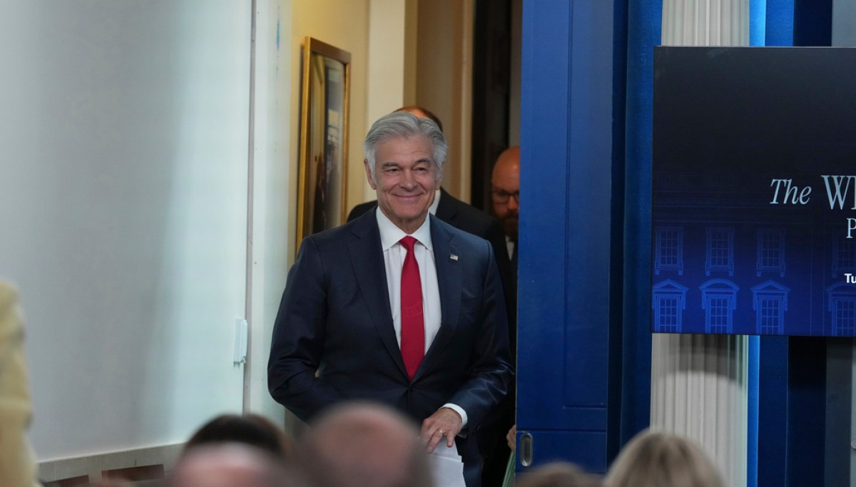 'I love Medicaid': Dr. Oz forces press corps to cover White House's healthcare agenda