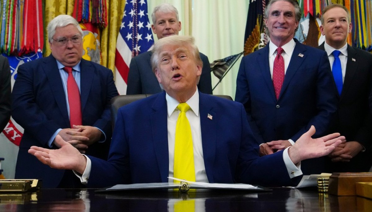 Trump announces Bill Pulte won’t be permanent pick for director of national intelligence