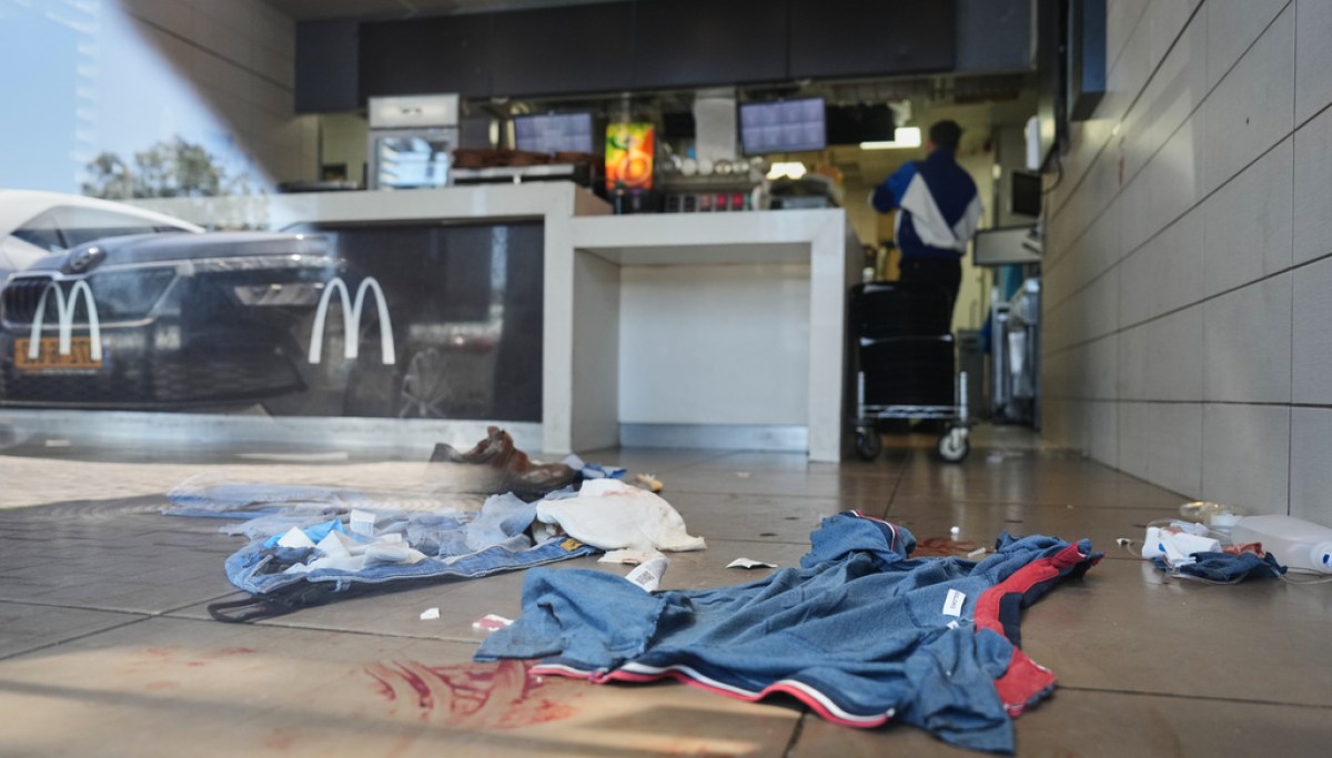 One dead after Palestinian man goes on shooting rampage in central Israel: Police