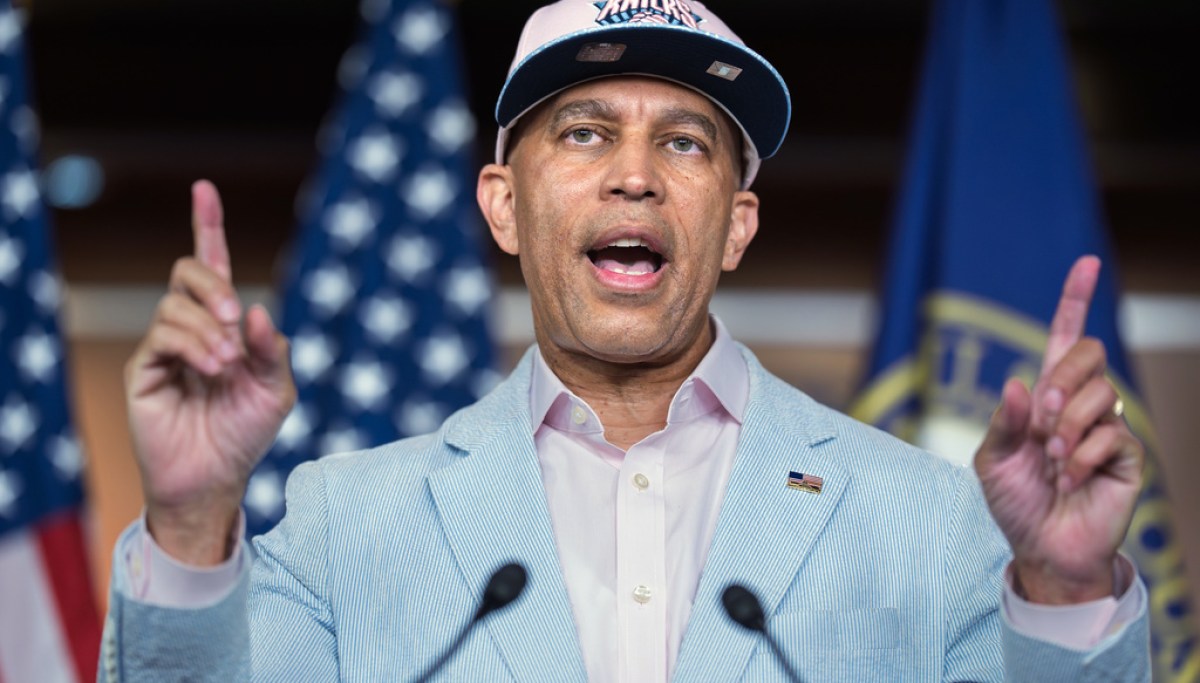Jeffries slams Trump for bringing 'MAGA circus' into town for Knicks game
