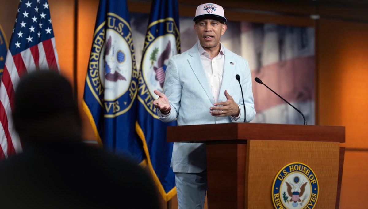 Jeffries won’t support spy powers extension unless Trump fires Bill Pulte