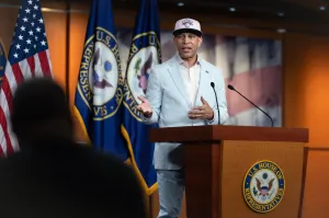 Jeffries won’t support spy powers extension unless Trump fires Bill Pulte