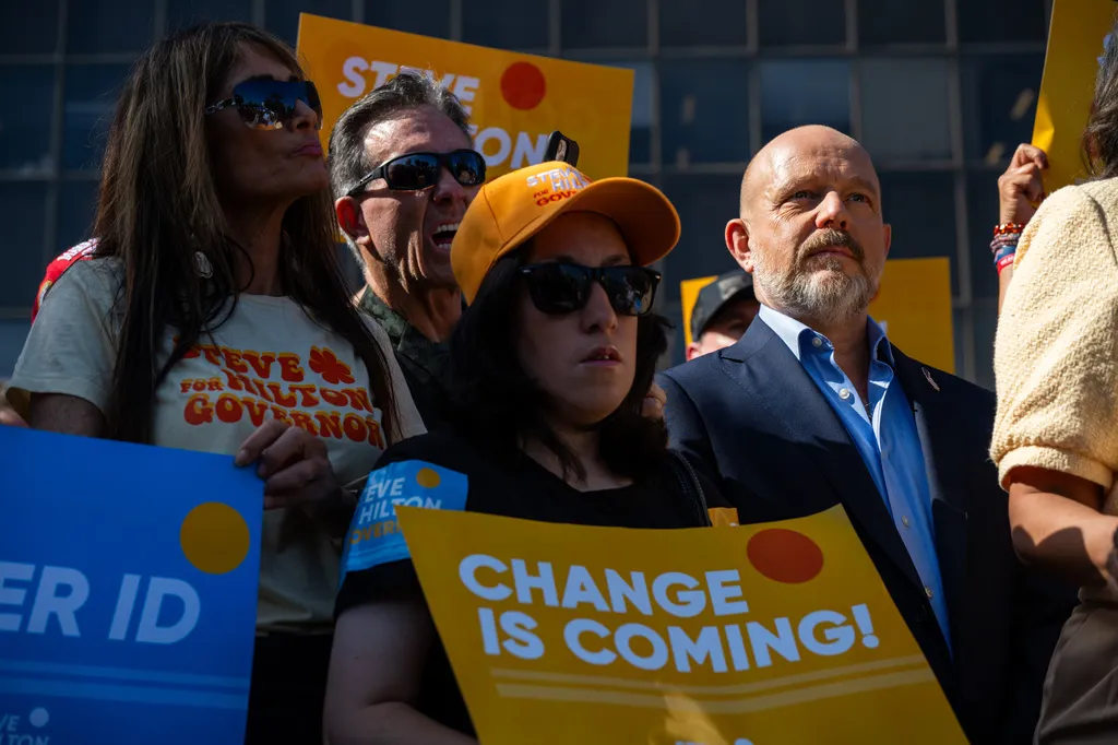 California gubernatorial candidate Steve Hilton with supporters
