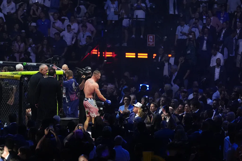 Chicago man arrested in connection with thwarted UFC attack at White House
