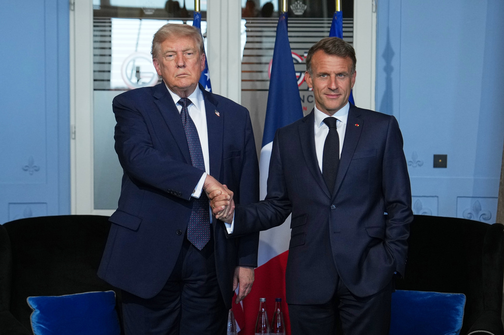 Trump and Macron play nice at G7 summit opening