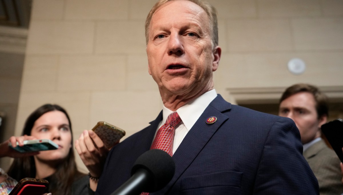Image for GOP's Kevin Hern wins Oklahoma Senate primary to replace Mullin