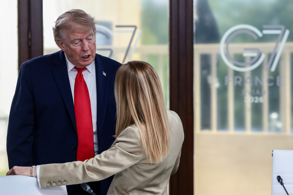 Trump says Giorgia Meloni ‘begged’ him for a photo despite lack of help with Strait of Hormuz