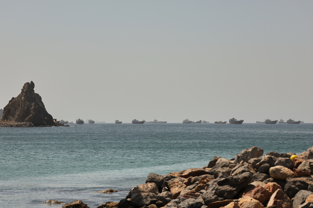 Top Iranian officials land in Oman to discuss managing Strait of Hormuz
