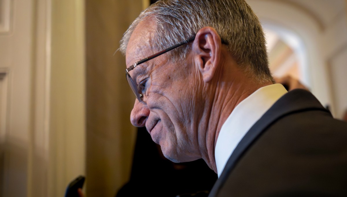 Trump sends Senate GOP reeling with Clayton chaos