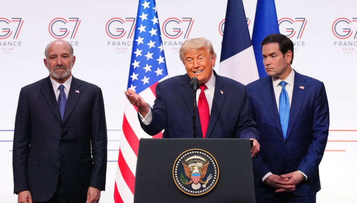 Trump leaves door open to Iran keeping ballistic weapons
