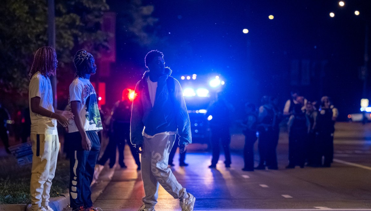 At least 12 shot after SUV pulls up and opens fire on a crowd, Chicago police say