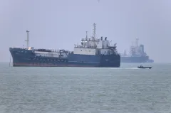 Oil hits $100 per barrel after US hit Iranian tankers near Strait of Hormuz