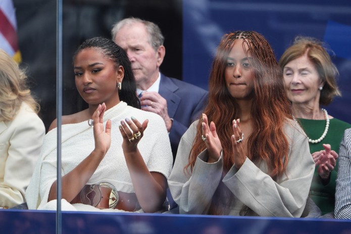 Malia and Sasha obama at the presidential library opening