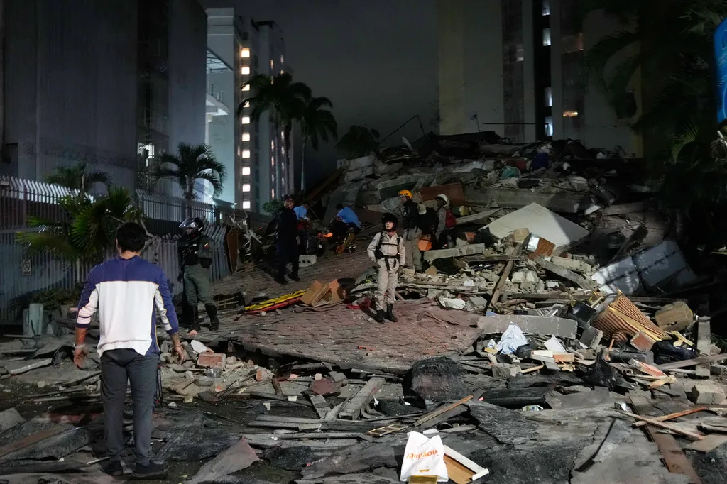 Over 100 Venezuelans deported from US hours before quakes missing in hotel collapse