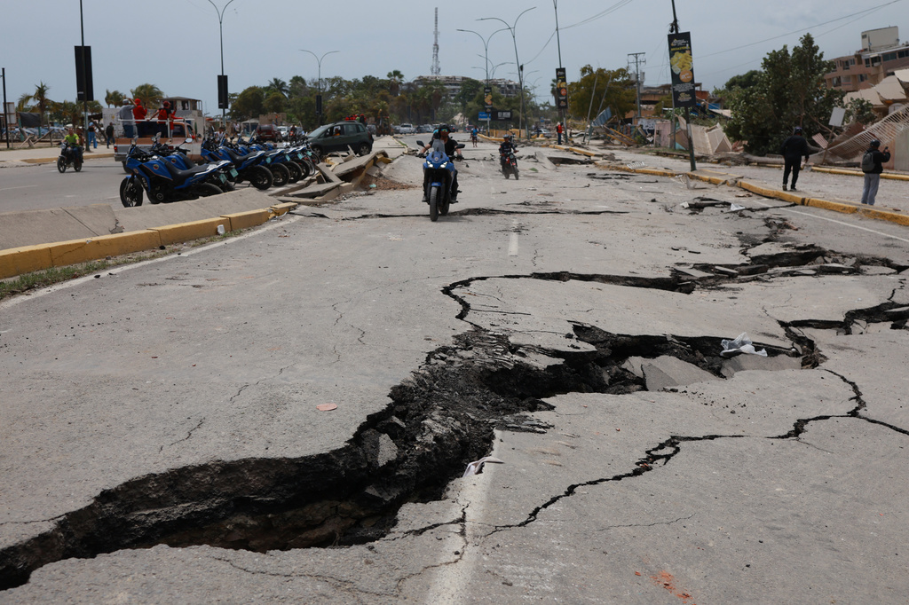 US military ‘surging forces’ to Venezuela for earthquake relief efforts