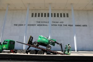 Arts organization posts Kennedy Center livestream for Trump name takedown