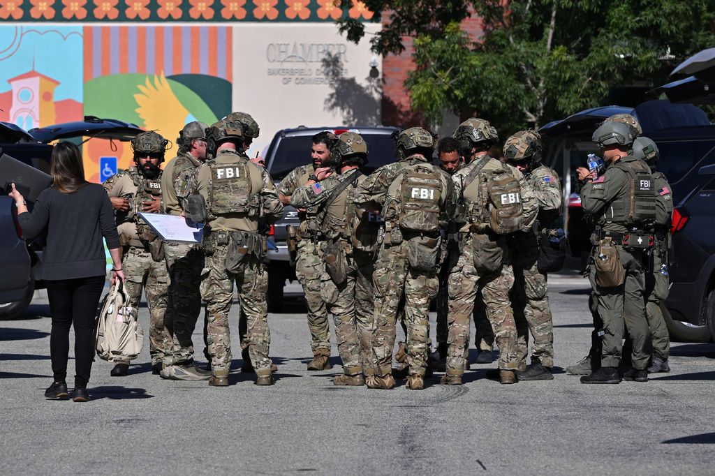 Police respond to hostage situation and bomb threat at California bank