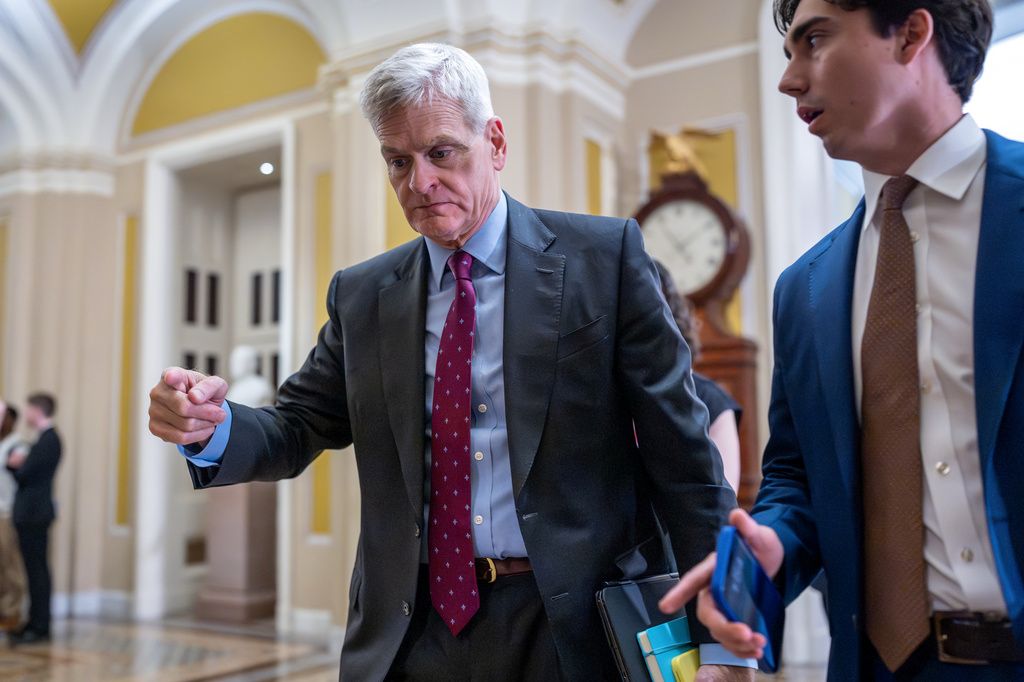 Bill Cassidy clarifies stance on Trump DNI pick Jay Clayton