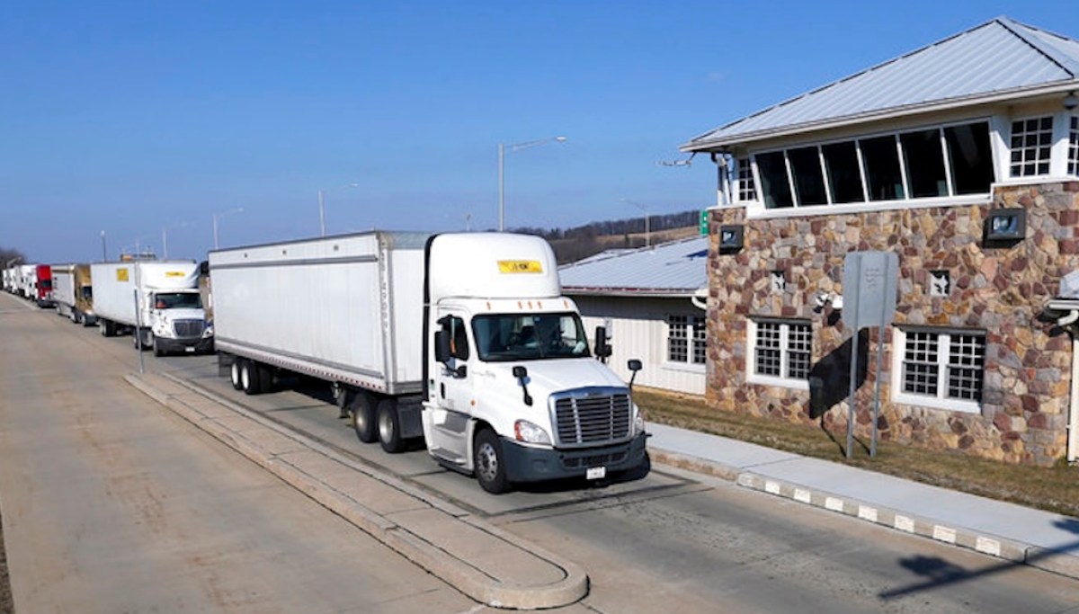 Federal immigration officers working weigh stations to arrest illegal immigrant CDL drivers