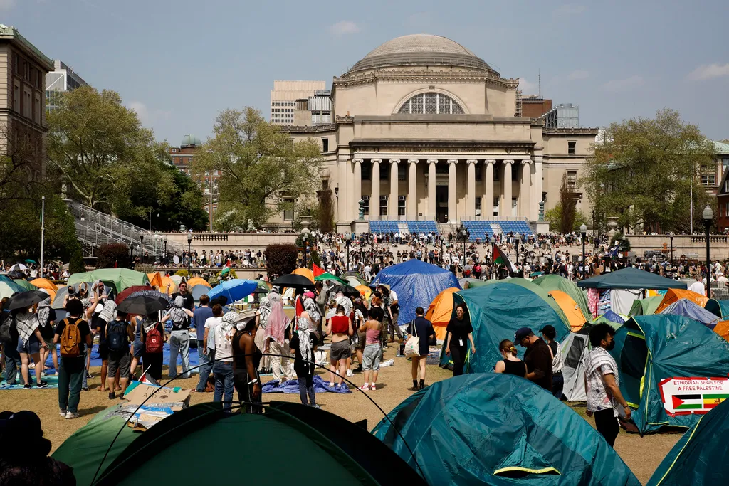 Outraged academics reject report they just proved true: Politics kills scholarship