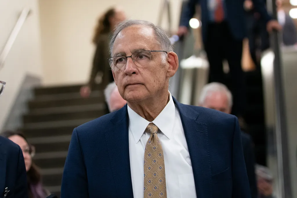 Senate Ag Chairman Boozman unveils updated farm bill draft that addresses SNAP cuts