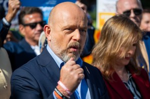 Steve Hilton targets FCC’s California landline plan in rare alliance with Democrats