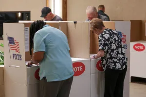 Democrats only need ‘a C+ kind of night’ to triumph in midterm elections: Joe Concha