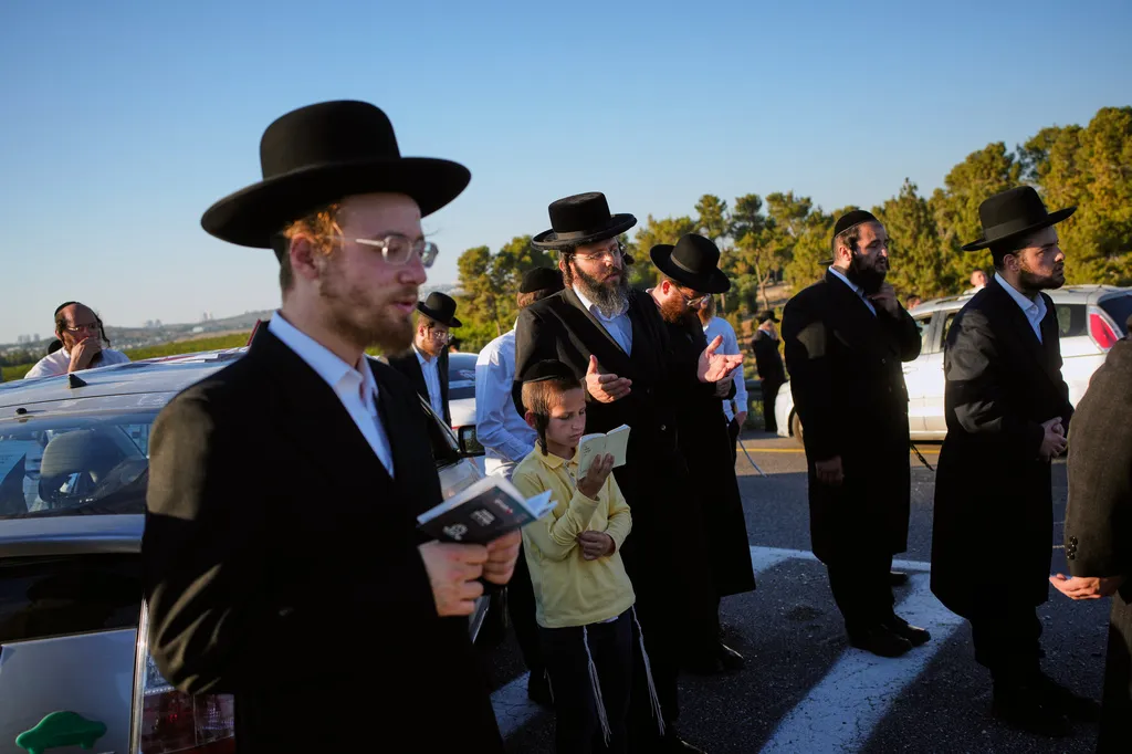Israeli Knesset passes bill banning arrest of ultra-orthodox who refuse military service, despite pleas from IDF