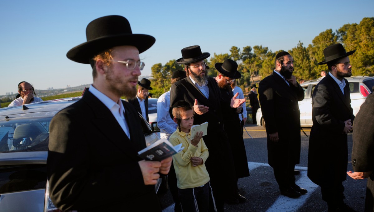 Israeli Knesset passes bill banning arrest of ultra-orthodox who refuse military service, despite pleas from IDF