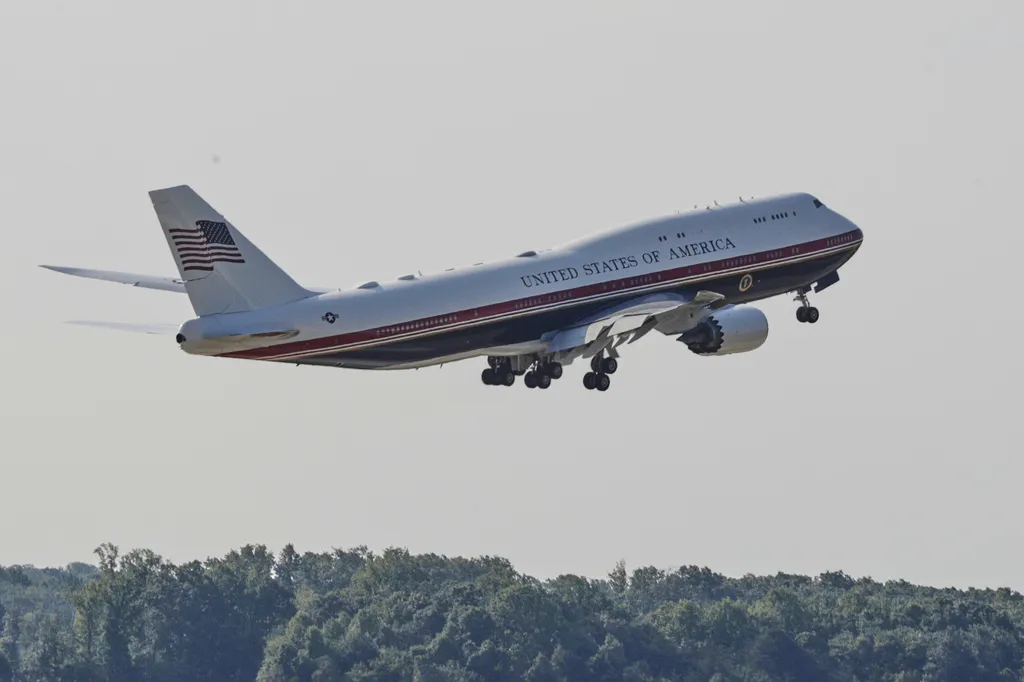PHOTOS: Trump debuts new Air Force One plane from Qatar