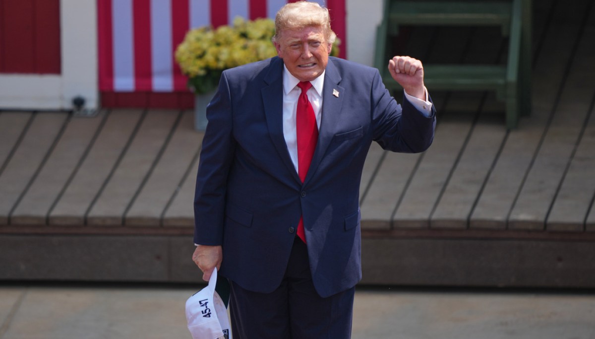 Trump signs pardons for six people ‘persecuted’ by Biden administration