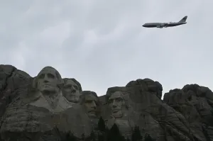 WATCH LIVE: President Trump gives Independence Day eve speech at Mount Rushmore