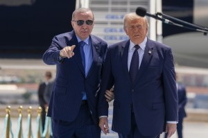Trump welcomed with pomp and pageantry by Turkey’s Erdogan at NATO