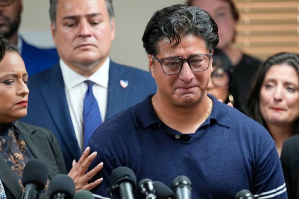Texas Democrats call for investigation into ICE officer who fatally shot illegal immigrant