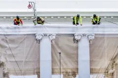 White House drapes tarps while completing Trump’s newest construction project