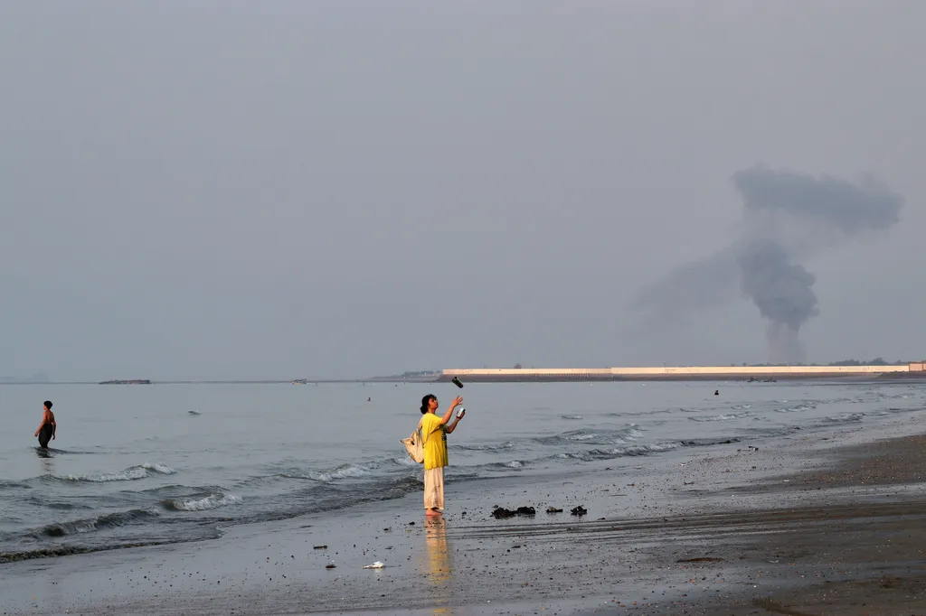 Trump orders resumption of Iran war with goal of taking over the Strait of Hormuz: ‘We gave them a chance’