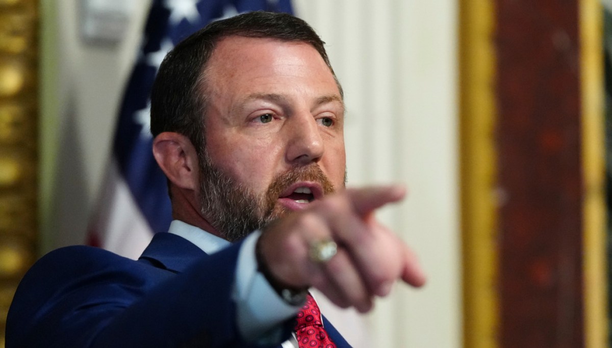 Markwayne Mullin says ICE is ‘turning up the heat on the streets’ after traffic stop turnaround