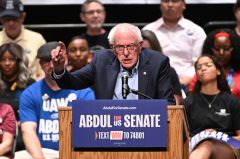 Bernie Sanders barnstorms Michigan with kingmaker credibility at stake