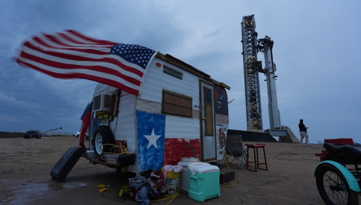 SpaceX to launch Super Heavy test rocket with shares down 50% from high - Washington Examiner