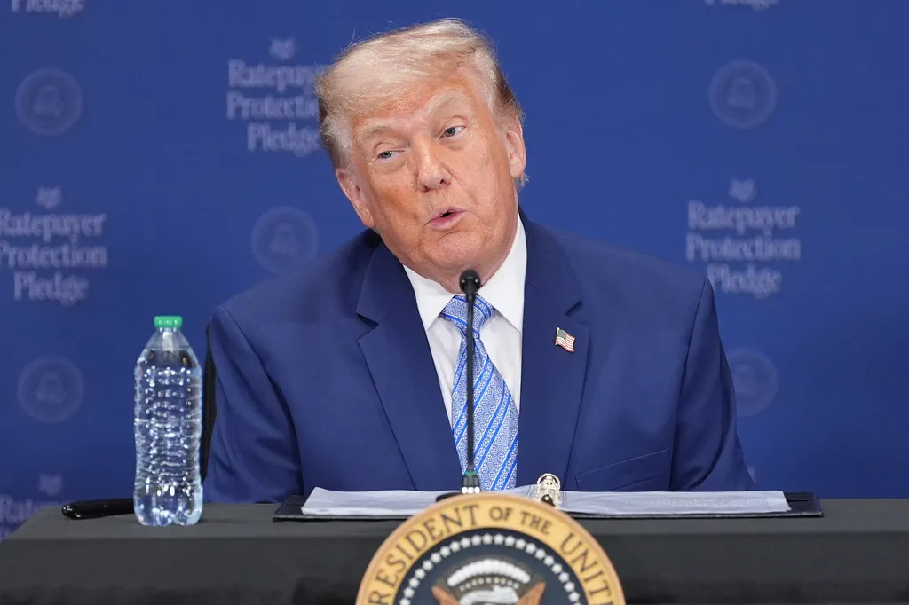 Trump warns China and Russia not to ‘give or sell’ weapons to Iran